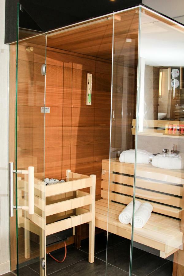 Hotel Wemperhardt エクステリア 写真
