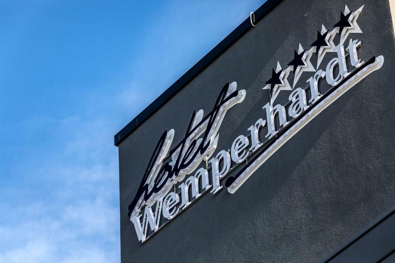 Hotel Wemperhardt エクステリア 写真